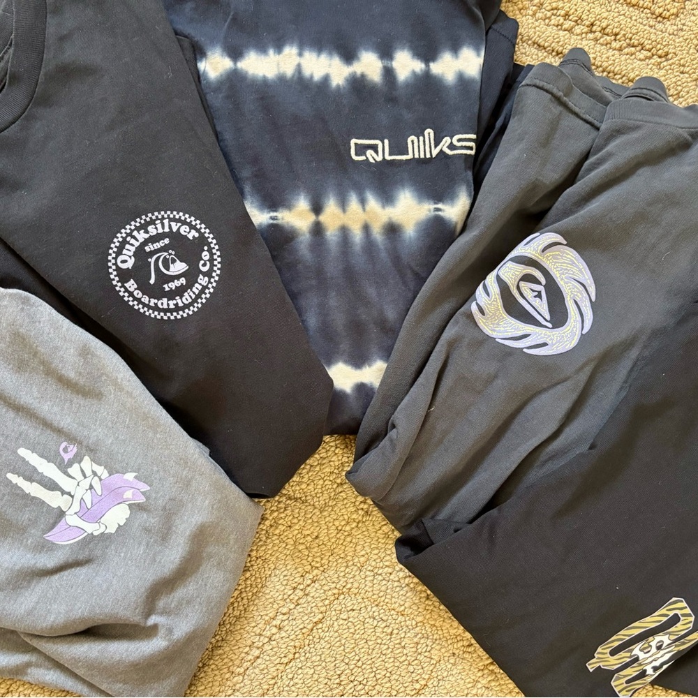 5 Quiksilver Black and Gray T-Shirt Collection Bundle